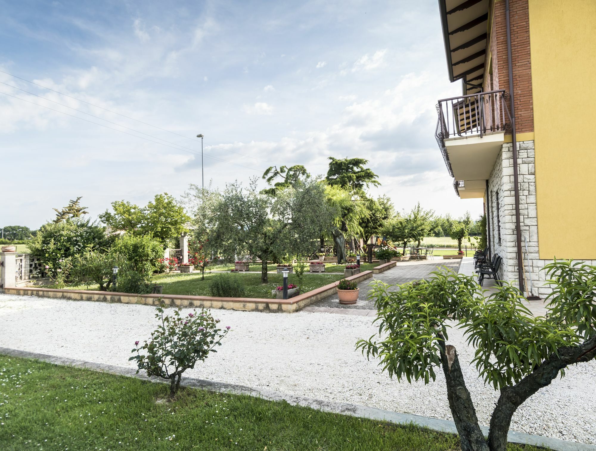 Camere Mariella Asís Exterior foto
