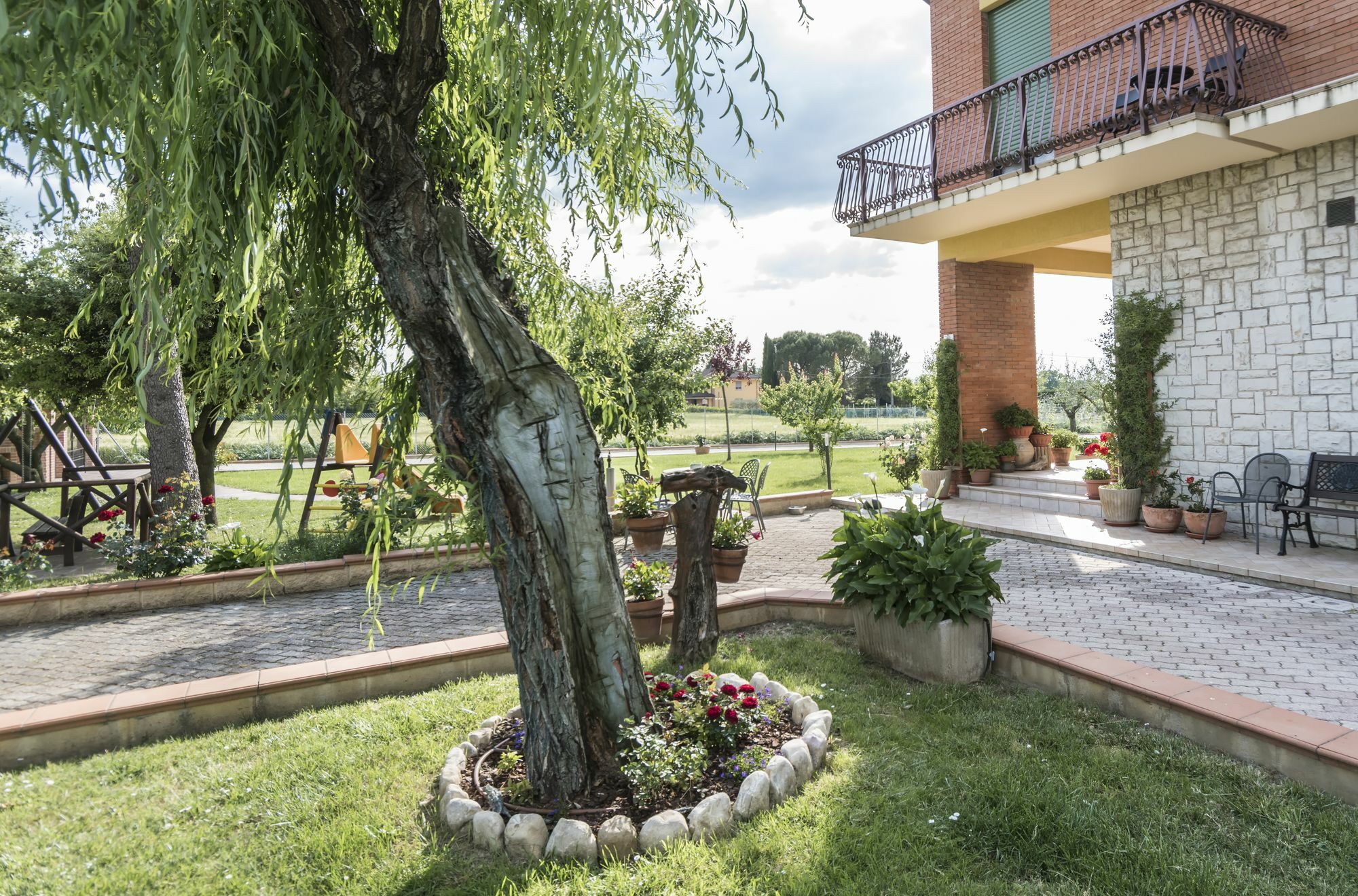 Camere Mariella Asís Exterior foto